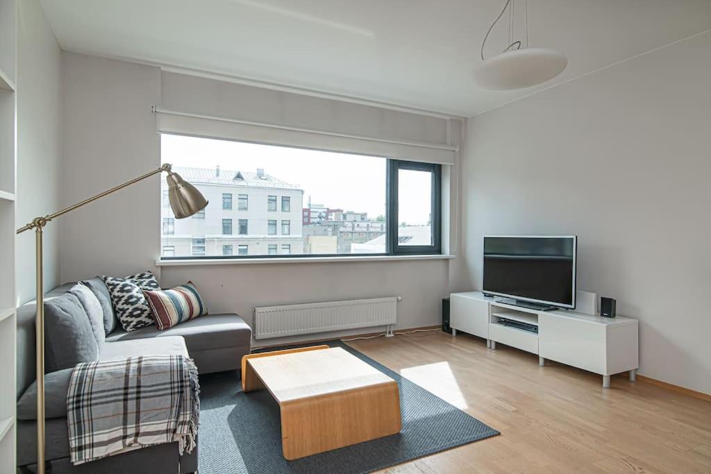 Comfortable Center By Urban Rent